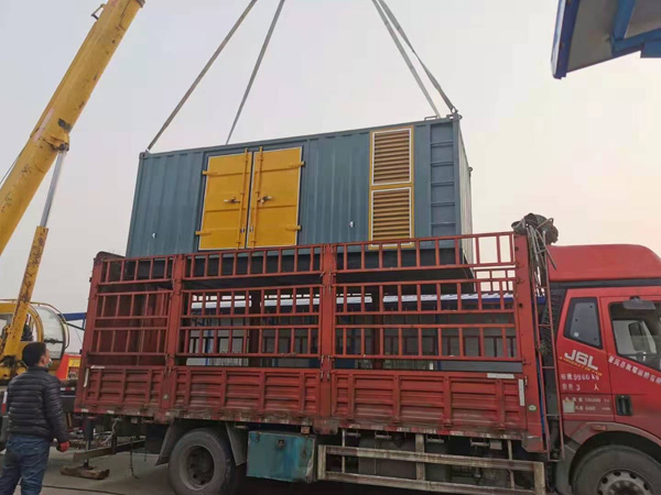 嘉陵如何根据测量要求选择合适的电压表量程？